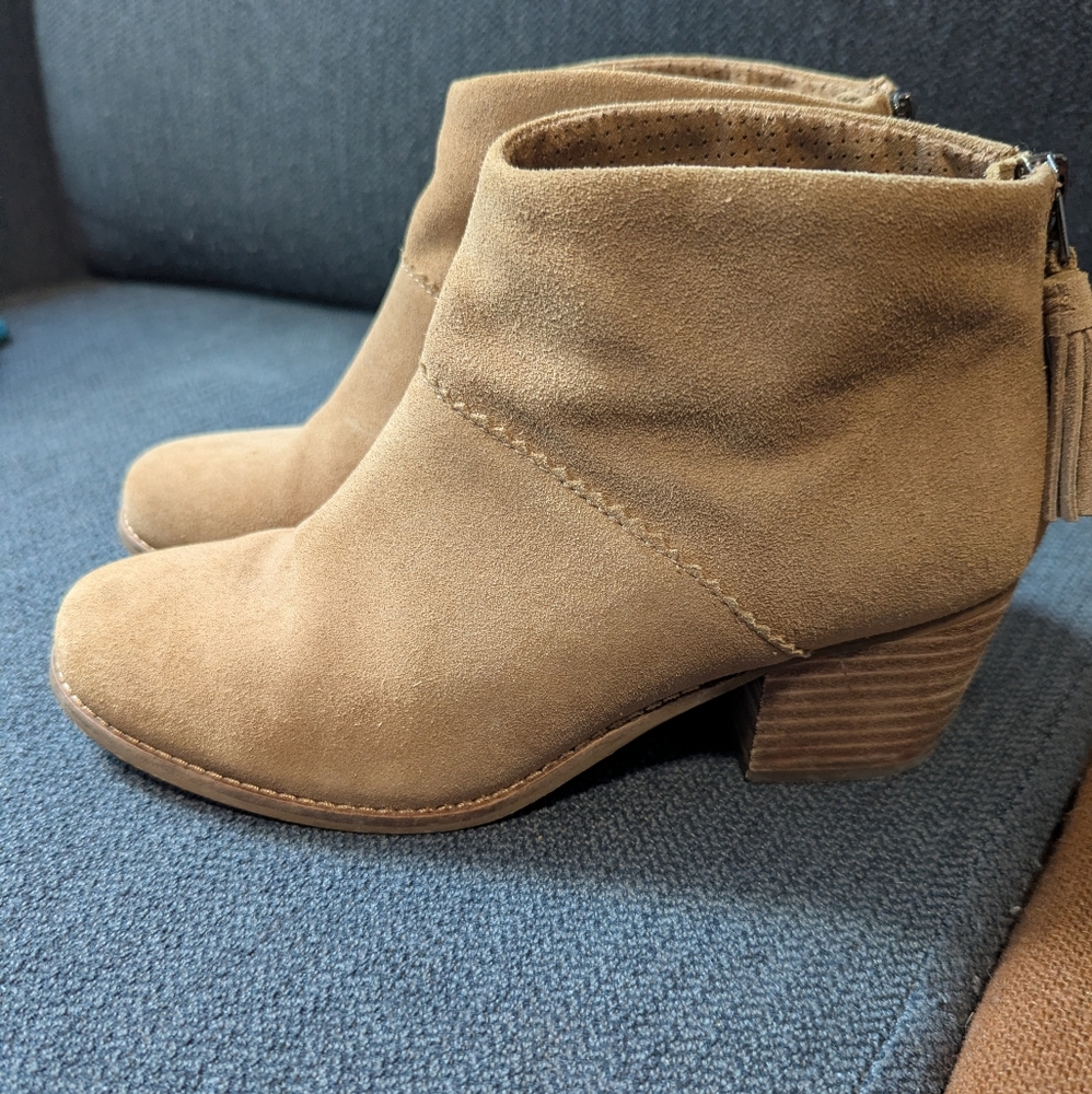 Toms Suede Tassel Zip Booties Size 7